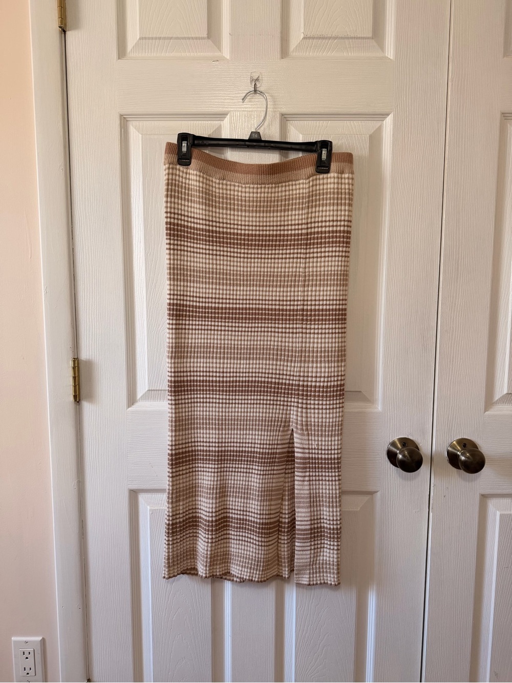 Jessica Simpson Cream and Brown Checked Midi Skirt